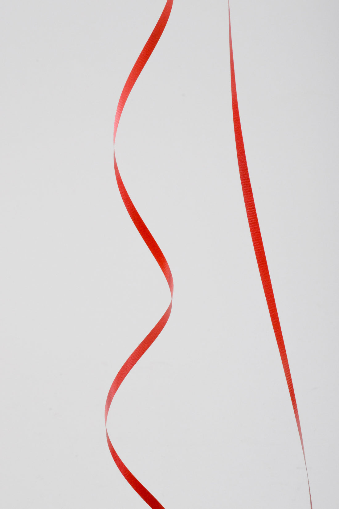 3/16" X 500Y Crimped Curling Ribbon Red
