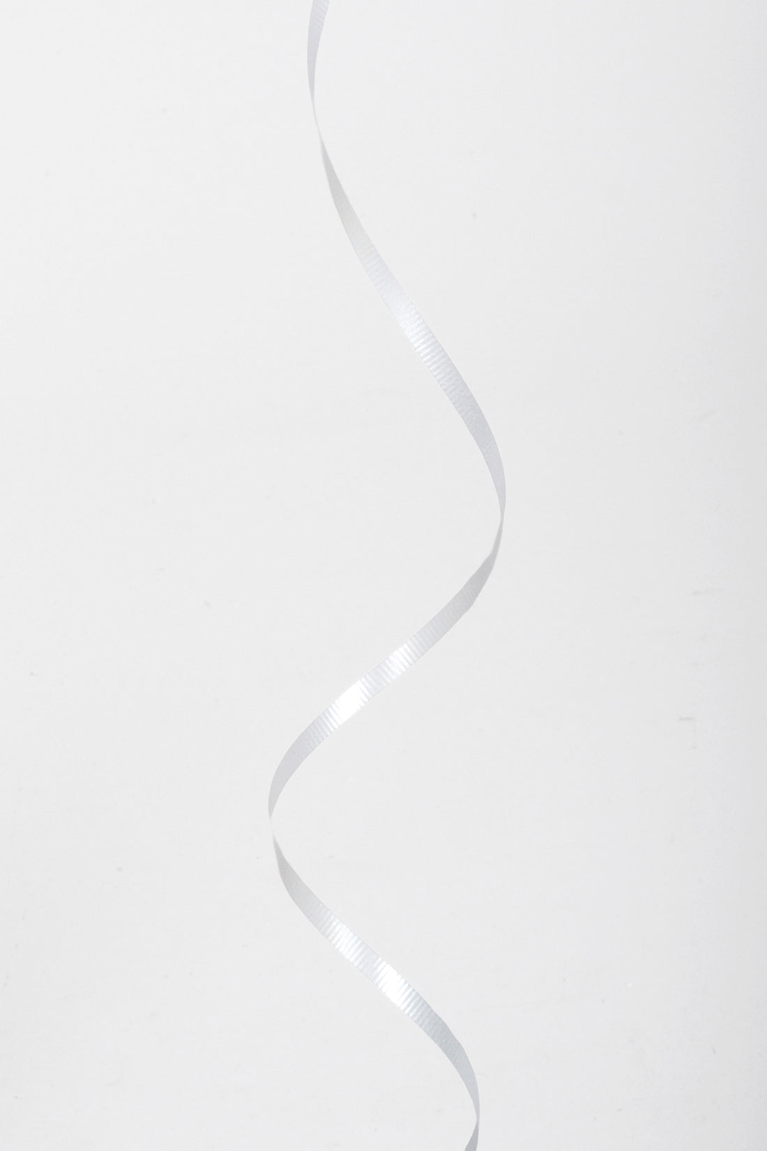 3/16" X 500Y Crimped Curling Ribbon White