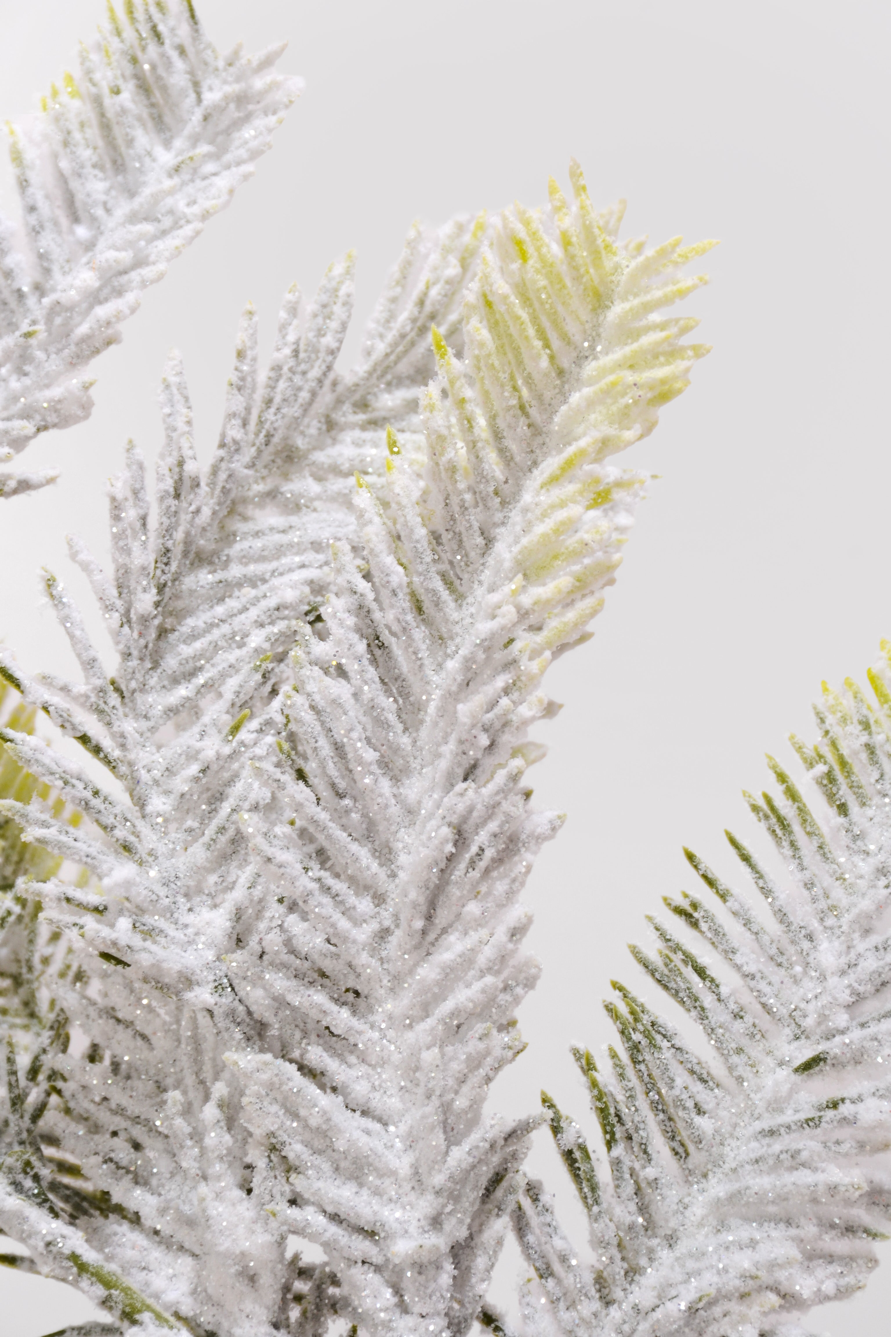 27" Snowed Pine Spray Green/Snow