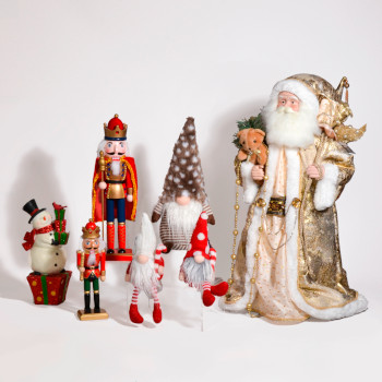 Santa Nutcracker Nomes