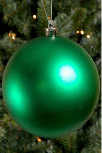 150MM MATT PLASTIC BALL GREEN